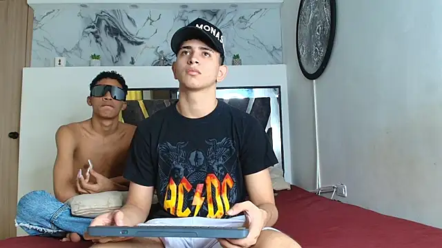 Snapshot of KING_OFF_BOYS chatting on 10.28.25 KING OFF BOYS online show from 10.28.25