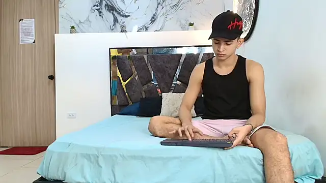 Snapshot of KING_OFF_BOYS chatting on 11.03.25 KING OFF BOYS online show from 11.03.25