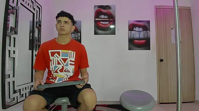 Snapshot of KING_OFF_BOYS chatting on 11.29.25 KING OFF BOYS online show from 11.29.25