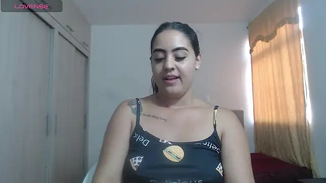 Snapshot of Anthonela_Queen chatting on 10.04.25 Anthonela Queen online show from 10.04.25