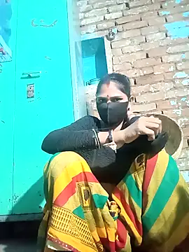 Snapshot of Chhavi_Chadha chatting on 11.12.25 Chhavi Chadha online show from 11.12.25