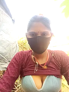 Snapshot of Chhavi_Chadha chatting on 11.28.25 Chhavi Chadha online show from 11.28.25