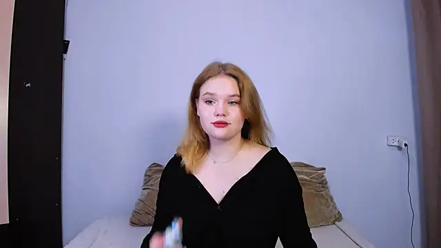 LaseyMoon online show from 09.21.25