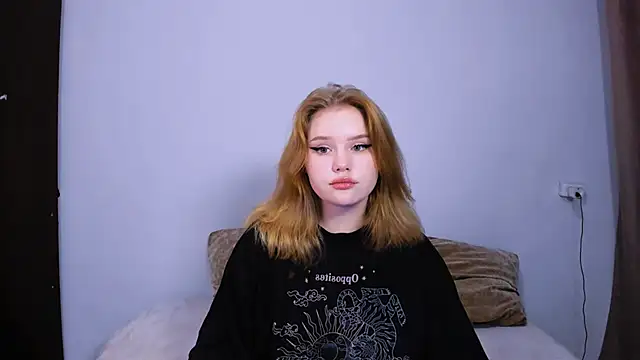 LaseyMoon online show from 09.30.25