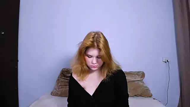 LaseyMoon online show from 10.03.25