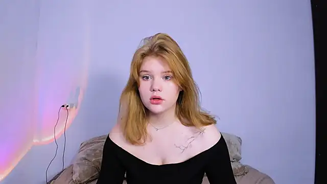 LaseyMoon online show from 11.29.25