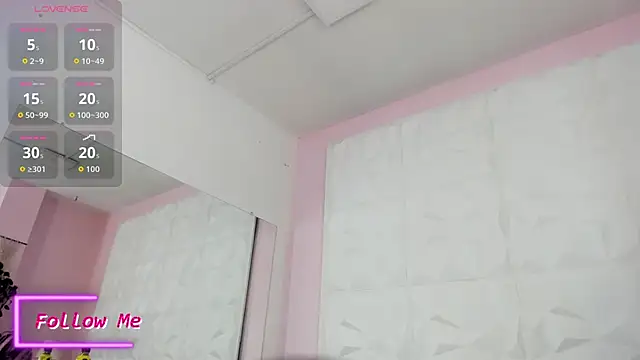 Valeriagomez  online show from 10.23.25