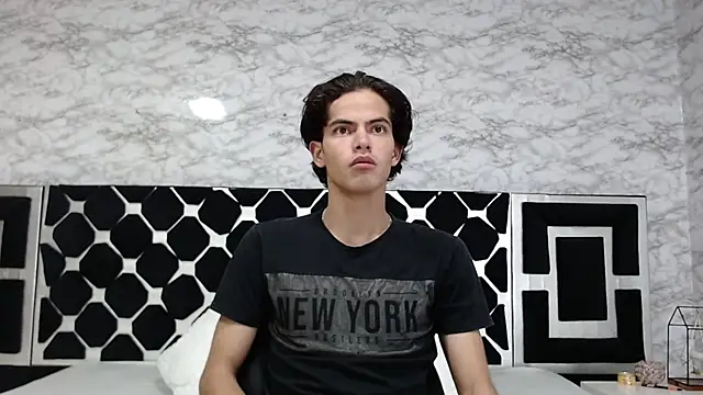 Snapshot of Maximoherrera_16 chatting on 03.01.25 Maximoherrera 16 online show from 03.01.25