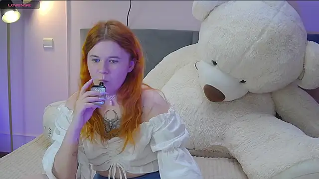 Snapshot of Eva_Starlight chatting on 03.16.25 Eva Starlight online show from 03.16.25