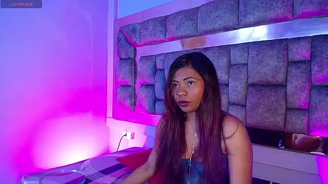 Agata Grubisic online show from 10.18.25