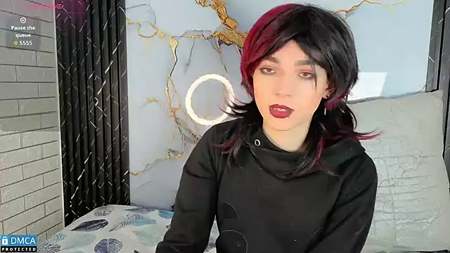 MaeveKuro online show from 10.30.25