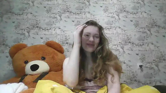 Snapshot of Eveline_May chatting on 03.05.25 Eveline May online show from 03.05.25