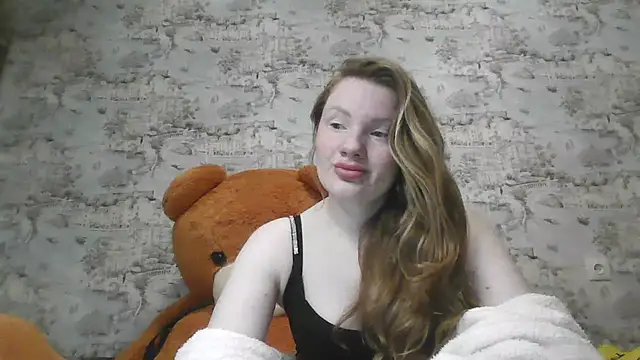 Snapshot of Eveline_May chatting on 03.05.25 Eveline May online show from 03.05.25
