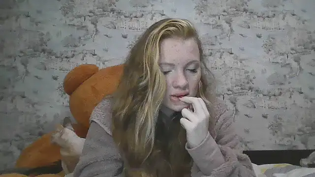 Snapshot of Eveline_May chatting on 10.07.25 Eveline May online show from 10.07.25