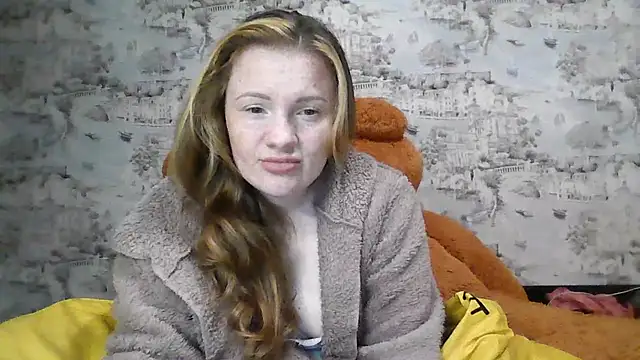 Snapshot of Eveline_May chatting on 10.31.25 Eveline May online show from 10.31.25