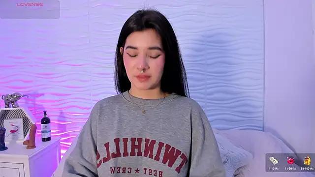 NicoleDallas online show from 03.11.25