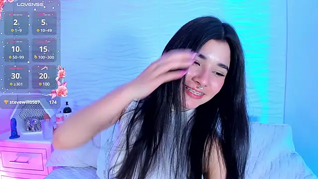 NicoleDallas online show from 03.18.25