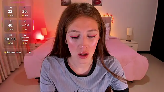 Snapshot of Emily_Warren_ chatting on 10.23.25 Emily Warren online show from 10.23.25