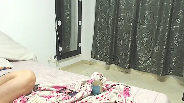 Snapshot of Nicolane_Palmer chatting on 09.18.25 Nicolane Palmer online show from 09.18.25