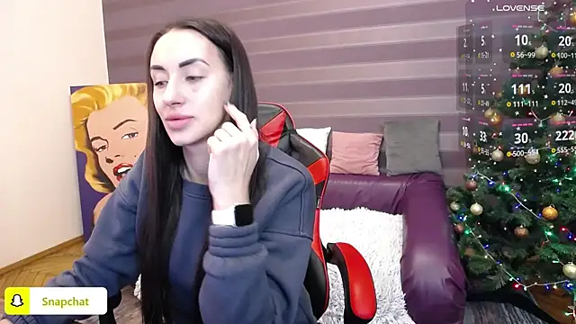 Snapshot of JenniferStone chatting on 01.05.25 JenniferStone online show from 01.05.25
