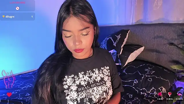 Snapshot of kathdolly chatting on 10.15.25 kathdolly online show from 10.15.25