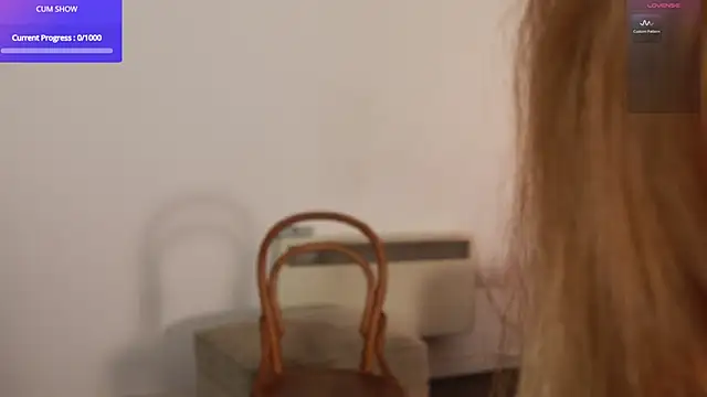 MiaM00 online show from 05.20.26