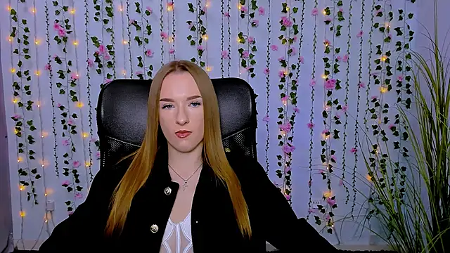 Snapshot of doll_vey chatting on 03.04.25 doll vey online show from 03.04.25