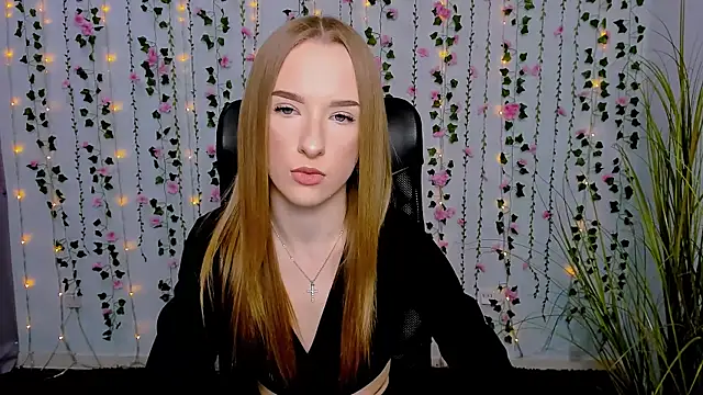 Snapshot of doll_vey chatting on 03.07.25 doll vey online show from 03.07.25