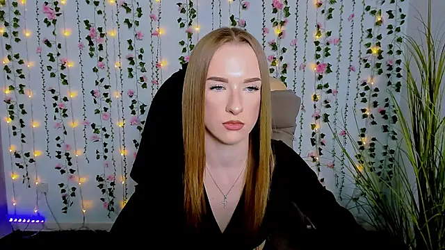 Snapshot of doll_vey chatting on 03.09.25 doll vey online show from 03.09.25