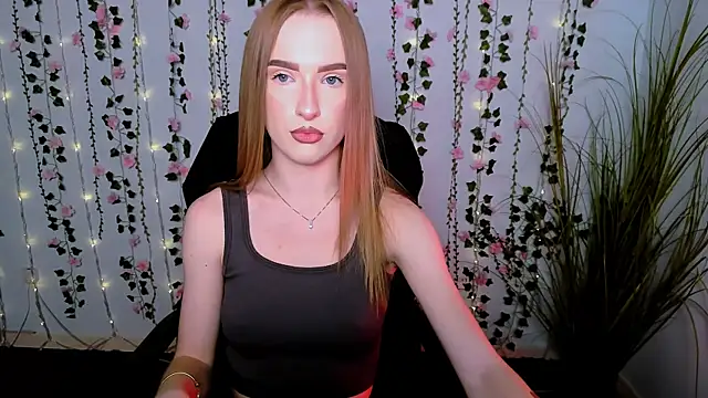 Snapshot of doll_vey chatting on 09.11.25 doll vey online show from 09.11.25