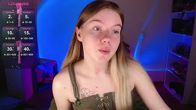 Strawberry juli online show from 10.02.25