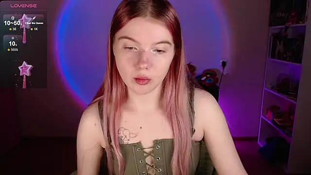 Strawberry juli online show from 12.17.25