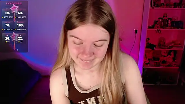 Strawberry juli online show from 05.30.26