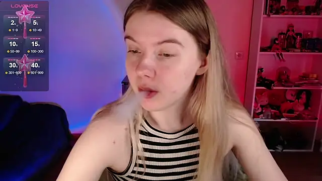 Strawberry juli online show from 06.10.26