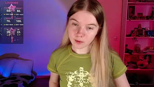 Strawberry juli online show from 06.15.26