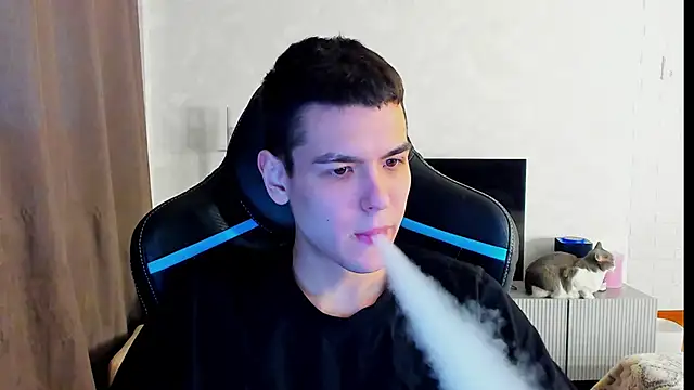 Snapshot of TravisRevas chatting on 03.13.25 TravisRevas online show from 03.13.25