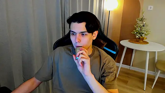 Snapshot of TravisRevas chatting on 02.02.26 TravisRevas online show from 02.02.26