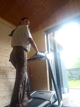 zoeylarkens online show from 10.06.25