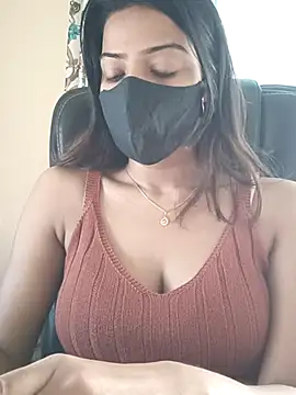 Snapshot of CRAZY__BITE chatting on 10.21.25 CRAZY BITE online show from 10.21.25