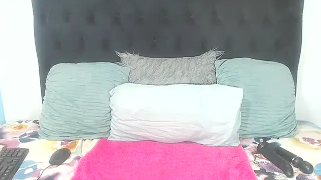 BootyClitQueen online show from 11.04.25