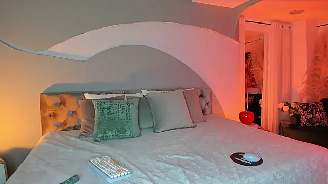 Snapshot of Elizabeth_clark_ chatting on 09.25.25 Elizabeth clark  online show from 09.25.25