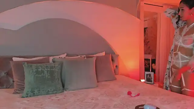 Snapshot of Elizabeth_clark_ chatting on 10.24.25 Elizabeth clark  online show from 10.24.25