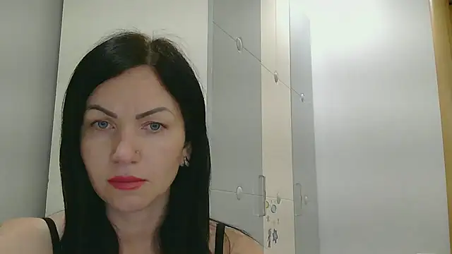 MystaLuuna online show from 03.04.25