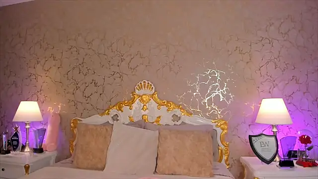 Snapshot of ScarlettWallace chatting on 10.15.25 ScarlettWallace online show from 10.15.25