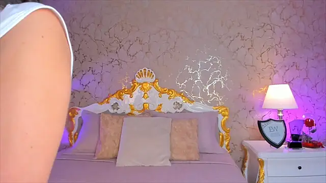 Snapshot of ScarlettWallace chatting on 10.31.25 ScarlettWallace online show from 10.31.25