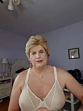 Snapshot of Victoriatv1 chatting on 03.15.25 Victoriatv1 online show from 03.15.25