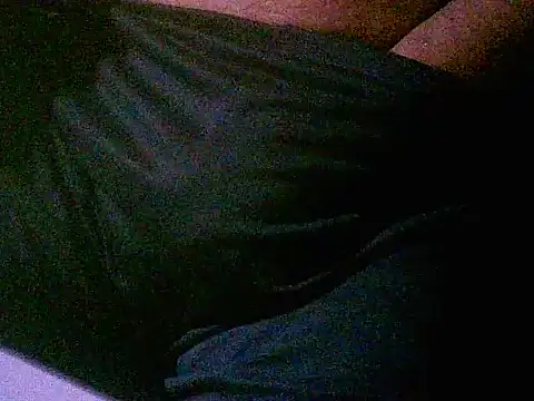 Snapshot of EroticMonster chatting on 09.18.25 EroticMonster online show from 09.18.25