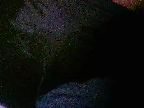 Snapshot of EroticMonster chatting on 10.04.25 EroticMonster online show from 10.04.25