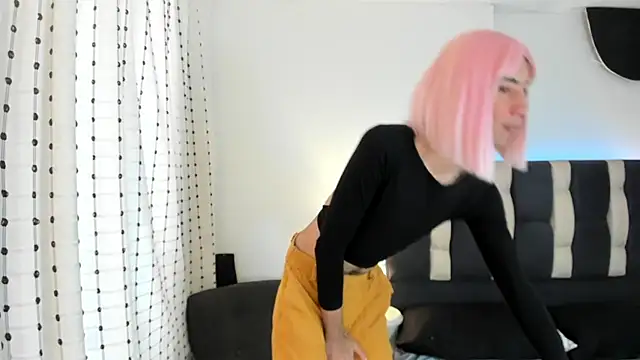 loverisu-coral online show from 10.04.25