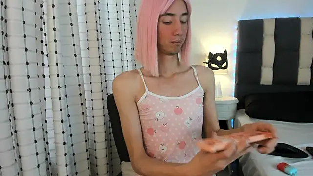 loverisu-coral online show from 11.09.25